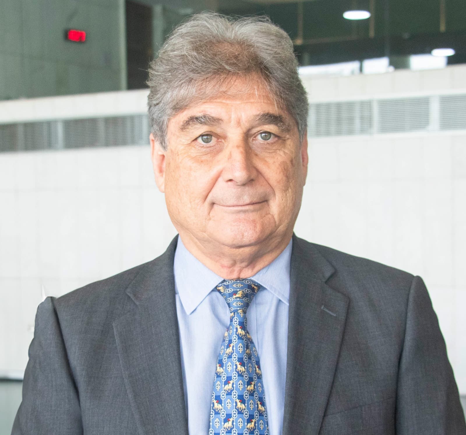 NILTON BRUNELLI DE AZEVEDO